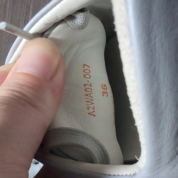 New Movements HUK Limited Edition Light Blue Leather Sneaker Size EU 36 US 6 - Picture 7 of 7